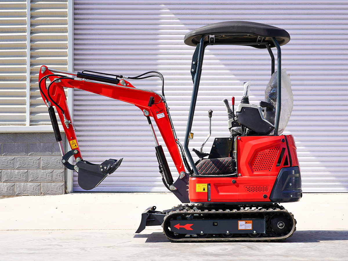 Buy 1.8 Ton Mini Excavator: Advantages of Using a 1.8 Ton Mini Digger for Landscaping